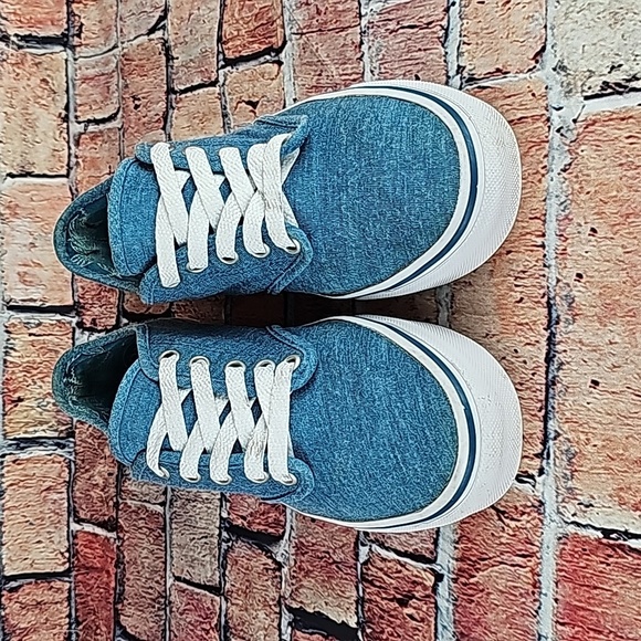 VANS LOWTOP SHOES, WOMEN'S SIZE 6 GUC - Picture 2 of 11